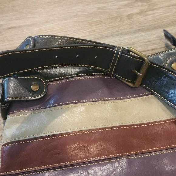 Axcess by Liz Claiborne Purse/Crossbody - Picture 9 of 9